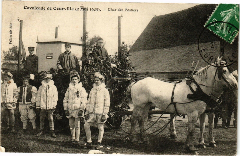 Carte postale ancienne Cavalcade de Courville 1909 Char des Postiers