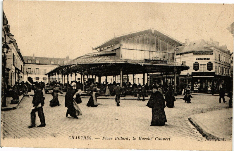 Carte postale ancienne Chartres-Place Billard le Marché Couvert à Chartres