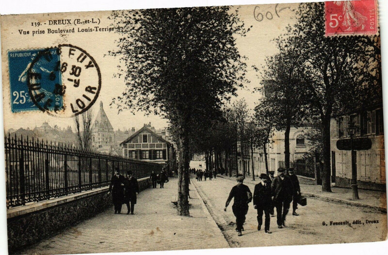 Carte postale ancienne Dreux - Vue prise Boulevard Louis-Terrier à Dreux