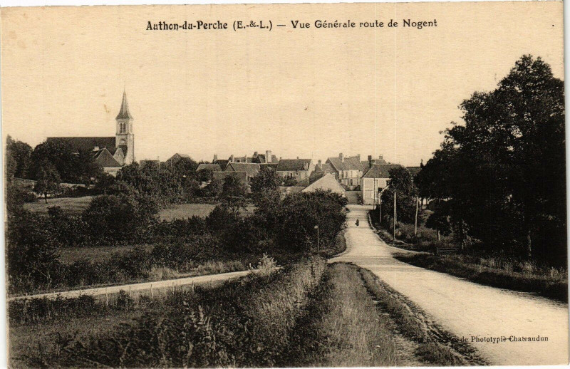 Carte postale ancienne Authon-du-Perche - Vue Générale route de Nogent à Authon-du-Perche
