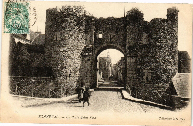 Carte postale ancienne Bonneval - La Porte St-Roch à Bonneval