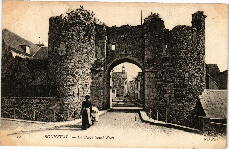 Carte postale ancienne Bonneval - La Porte St-Roch à Bonneval