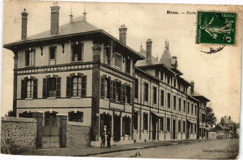 Carte postale ancienne Brou - Ecole à Brou