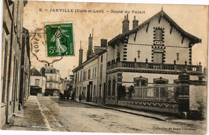 Carte postale ancienne Janville - Route du Puiset