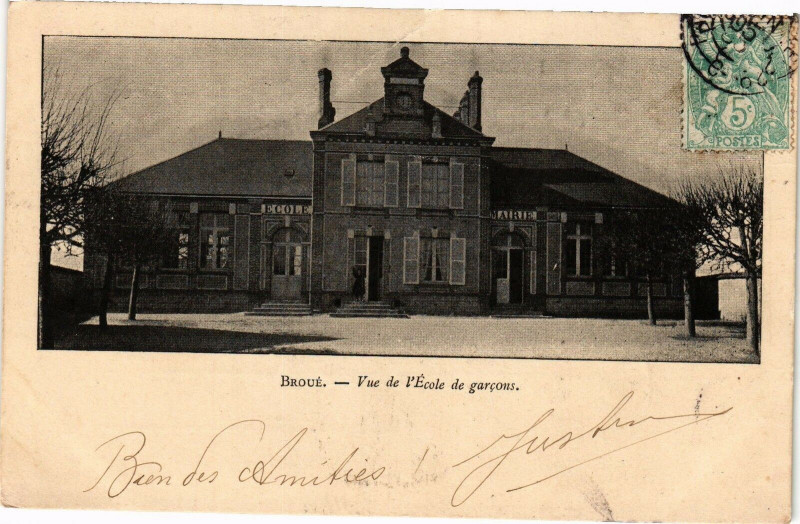 Carte postale ancienne Broué - Vue de l'Ecole de garcons à Broué