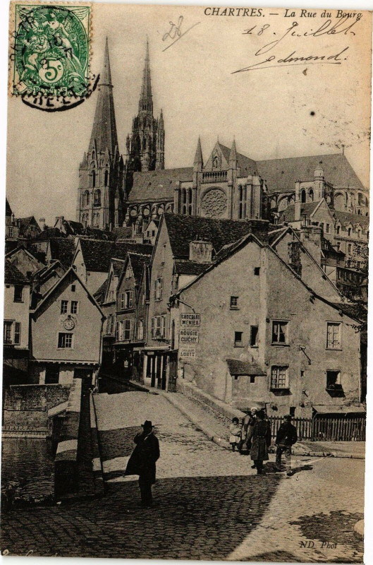 Carte postale ancienne Chartres - La Rue du Bourg à Chartres