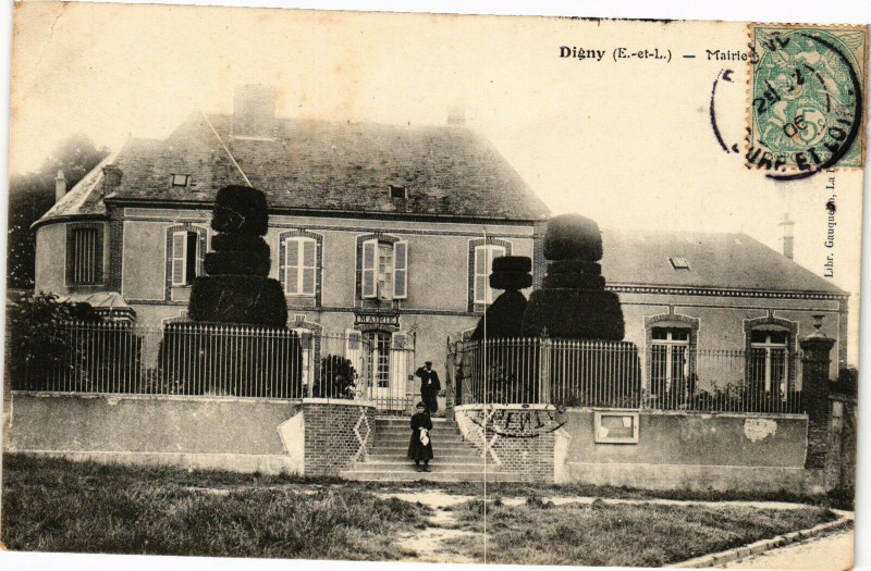 Carte postale ancienne Digny - Mairie .. à Digny