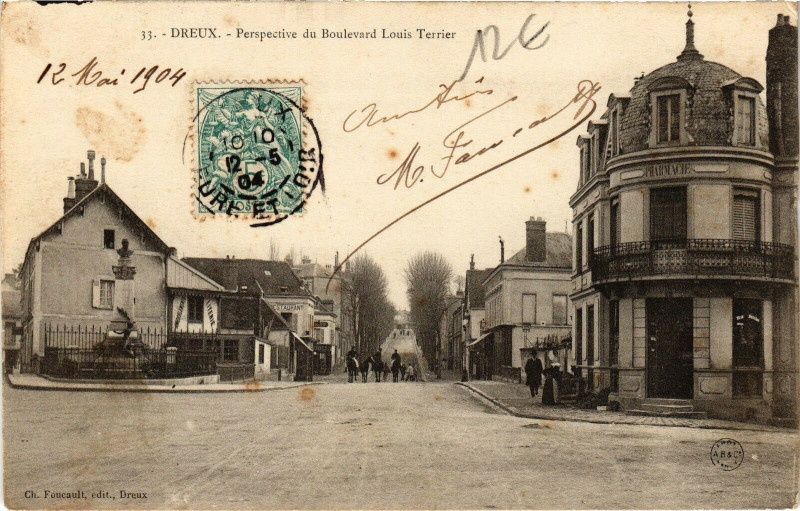 Carte postale ancienne Dreux - Perspective du Boulevard Louis Terrier à Dreux
