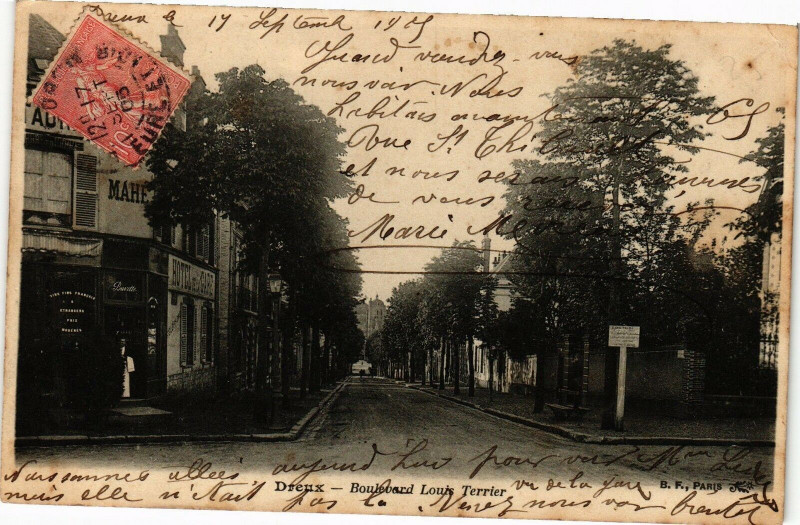 Carte postale ancienne Dreux - Boulevard Louis Terrier à Dreux