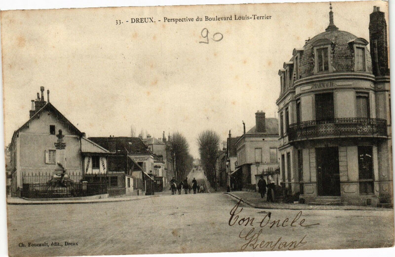 Carte postale ancienne Dreux - Perspective du Boulevard Louis-Terrier à Dreux