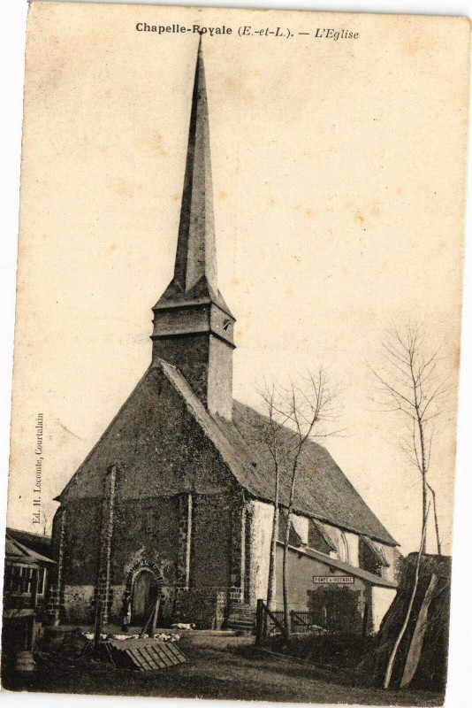 Carte postale ancienne Chapelle-Royale - L'Eglise à Chapelle-Royale