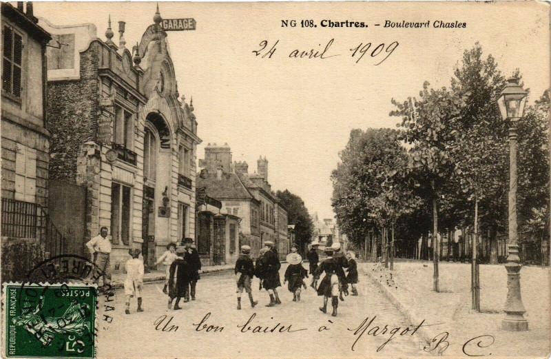Carte postale ancienne Chartres - Boulevard Chasles à Chartres