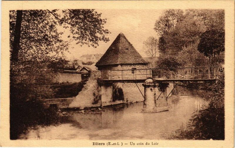 Carte postale ancienne Illiers-Un coin du Loir