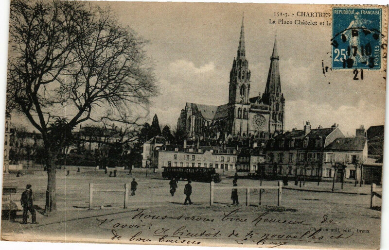 Carte postale ancienne Chartres-La Place Chatelet à Chartres
