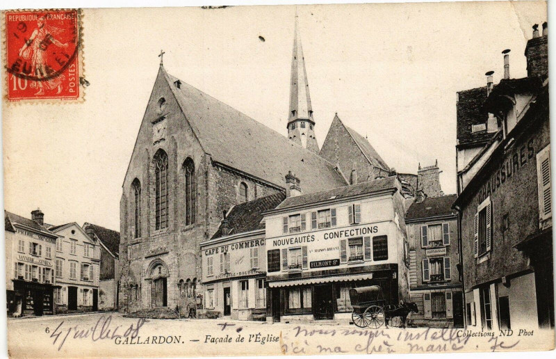 Carte postale ancienne Gallardon-Facade de l'Eglise à Gallardon
