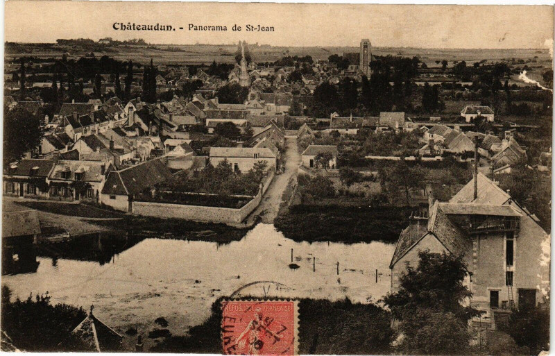 Carte postale ancienne Chateaudun - Panorama du St-Jean à Châteaudun