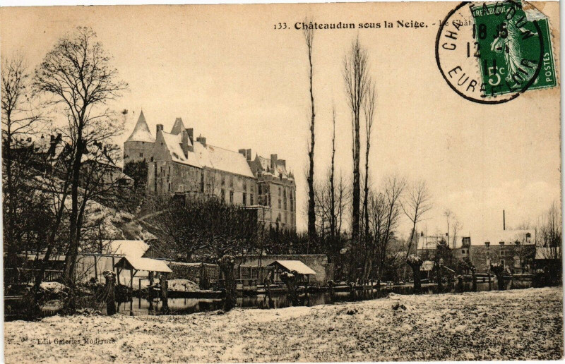 Carte postale ancienne Chateaudun sous le Neige - Le Chateau à Châteaudun