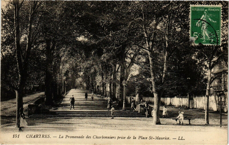 Carte postale ancienne Chartres - La Promenade des Charbonniers prise de la Place .. à Chartres