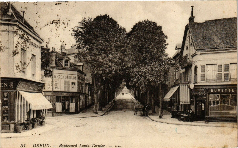 Carte postale ancienne Dreux - Boulevard Louis-Ternier à Dreux
