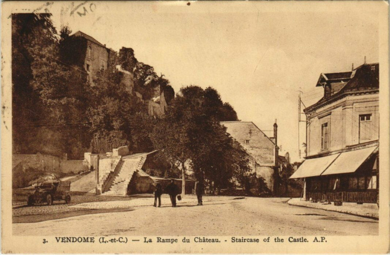 Carte postale ancienne Vendome - La Rampe du Chateau à Vendôme