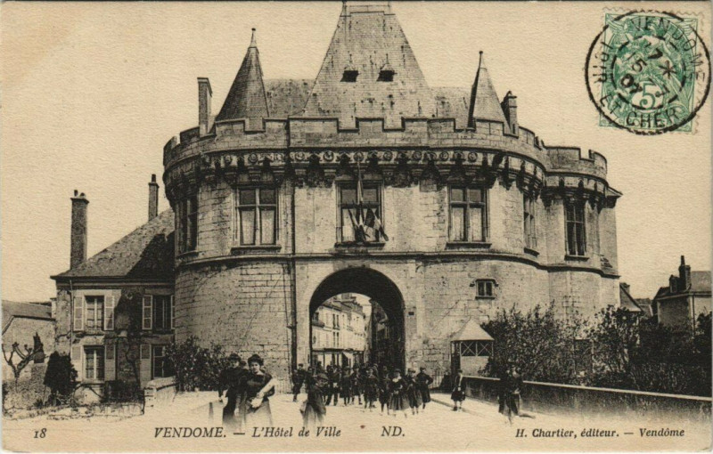 Carte postale ancienne Vendome - L'Hotel de Ville à Vendôme