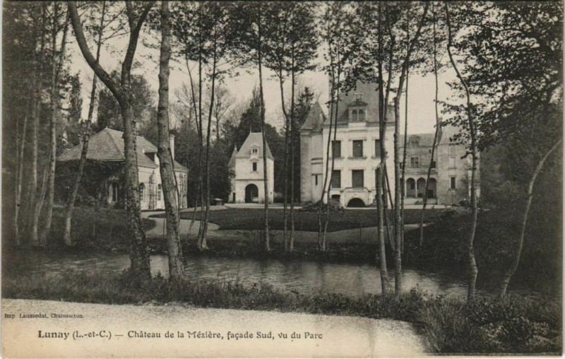 Carte postale ancienne Lunay-Chateau de la Meziere facade Sud vu du Parc à Lunay