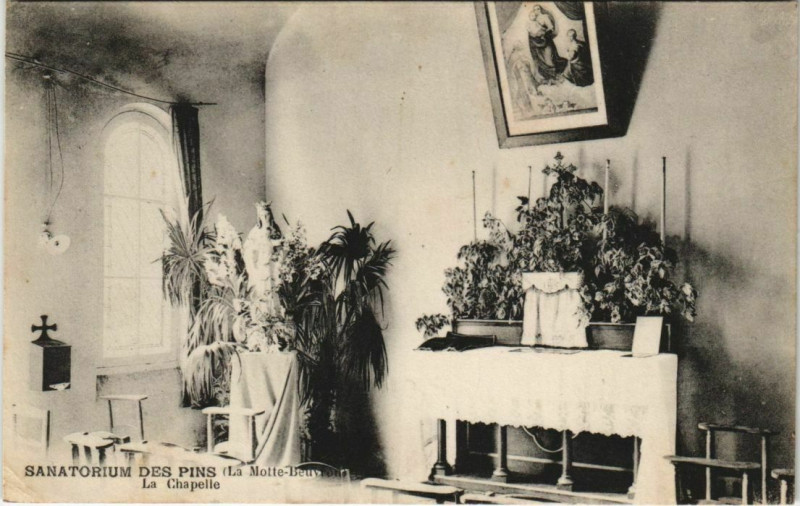 Carte postale ancienne Lamotte Beuvron-Sanatorium des Pins-La Chapelle à Lamotte-Beuvron