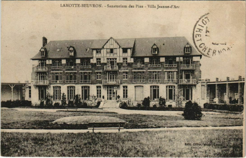 Carte postale ancienne La Motte Beuvron-Sanatorium des Pins-Villa Jeanne d'Arc
