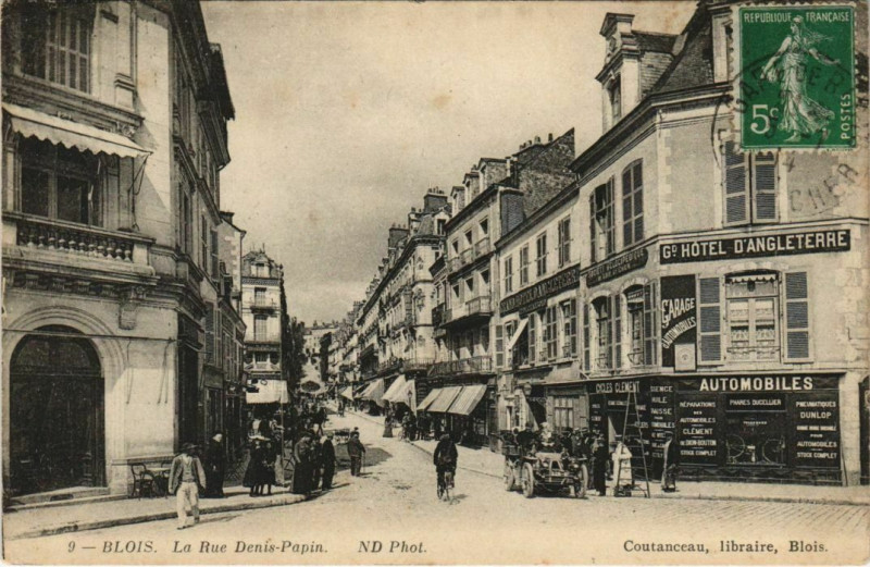 Carte postale ancienne Blois-La Rue Denis Papin à Blois