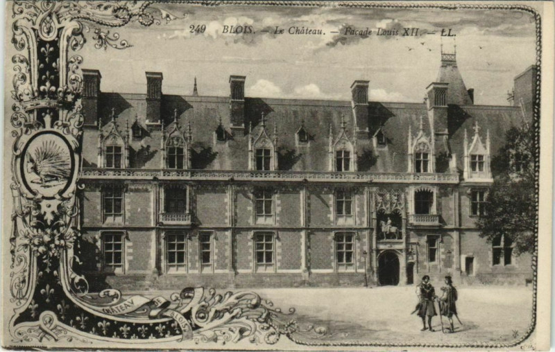 Carte postale ancienne Blois-Le Chateau-Facade Louis Xii à Blois