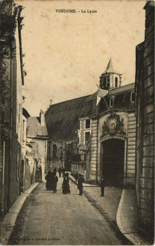 Carte postale ancienne Vendome-Le Lycée à Vendôme
