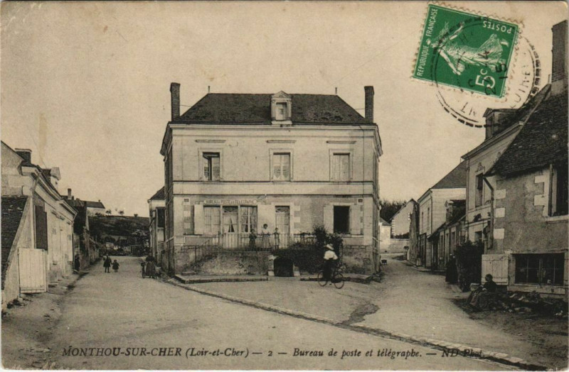 Carte postale ancienne Mennetou-sur-Cher-Bureau de poste et telegraphe à Mennetou-sur-Cher