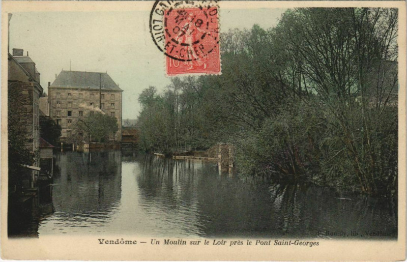 Carte postale ancienne Vendome-Un Moulin sur le Loir Pres le Pont Saint-Georges à Vendôme