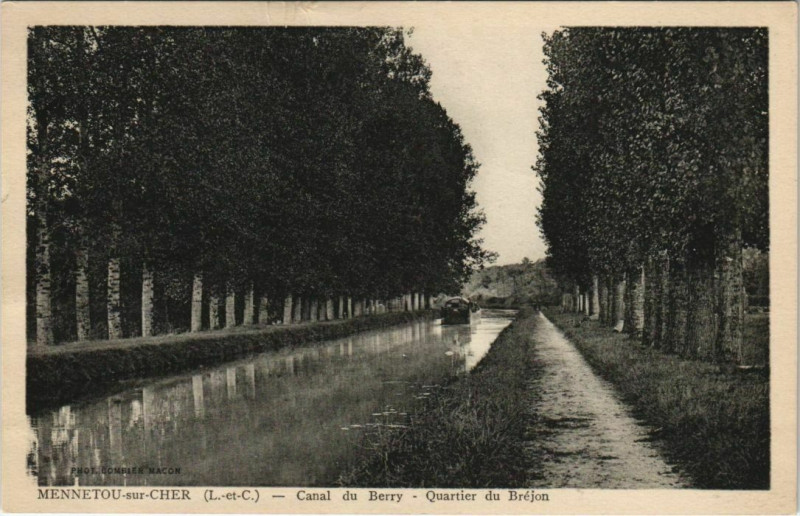 Carte postale ancienne Mennetou-sur-Cher-Canal du Berry-Quartier du Brejon à Mennetou-sur-Cher
