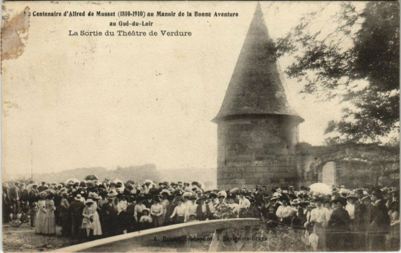 Carte postale ancienne La Sortie du Theatre de Verdure