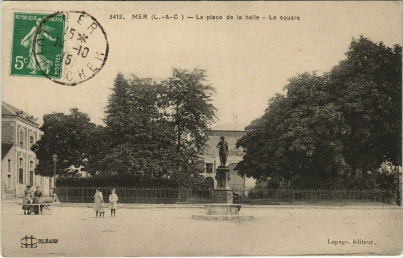 Carte postale ancienne Mer - La Place de la Halle à Mer