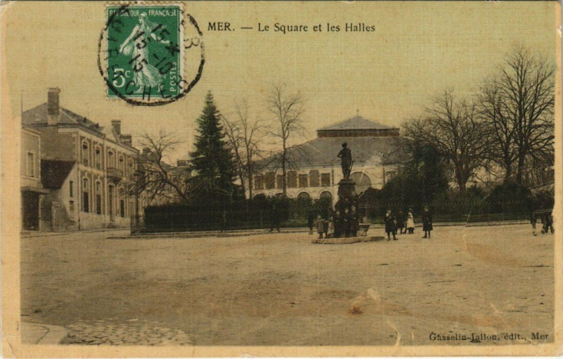 Carte postale ancienne Mer - Le Square et les Halles à Mer