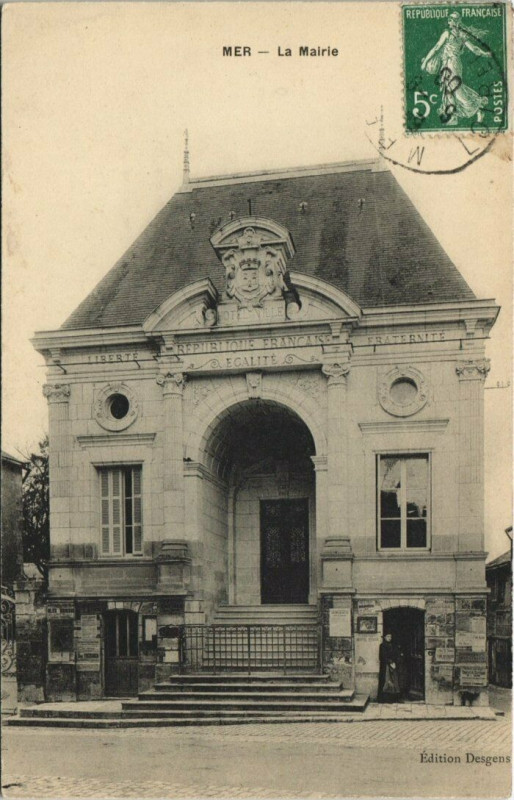 Carte postale ancienne Mer - La Mairie à Mer
