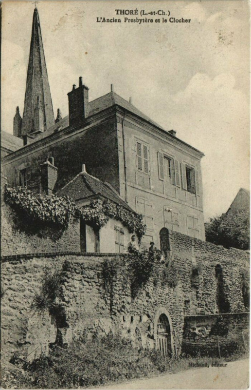 Carte postale ancienne Thore - L'Ancien PRESbytere et le Clocher