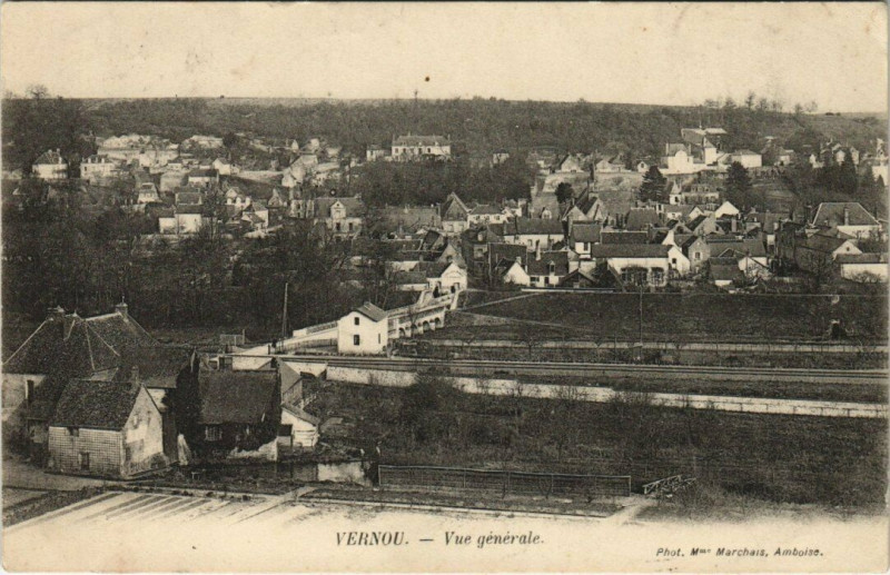 Carte postale ancienne Vernou - Vue générale