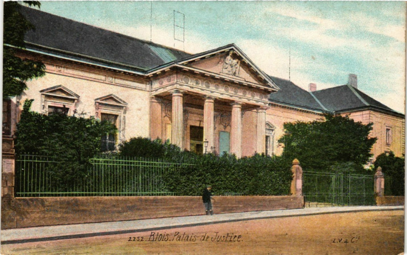 Carte postale ancienne Blois - Palais de Justice à Blois