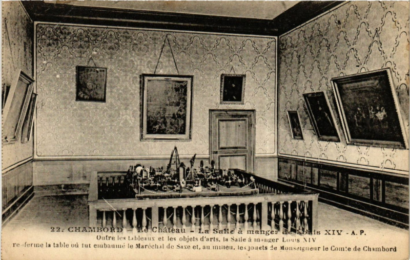 Carte postale ancienne Chambord - Le Chateau - La Salle a manger de Louis Xiv à Chambord