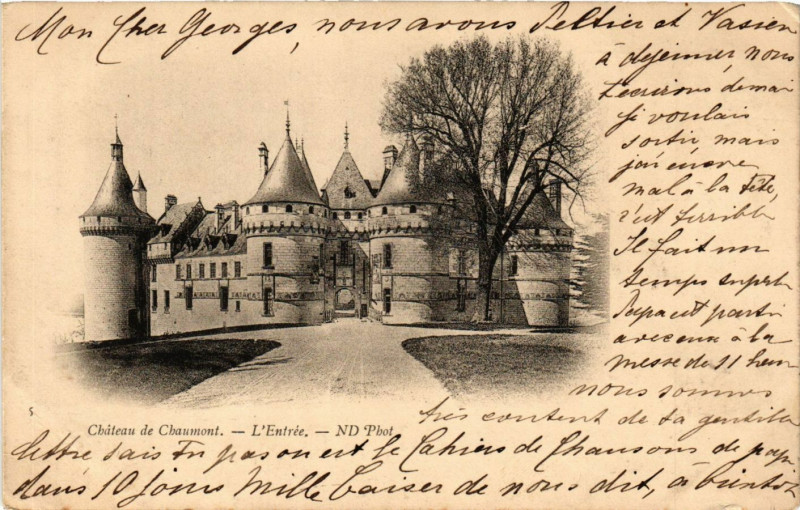 Carte postale ancienne Chateau de Chaumont - L'Entrée