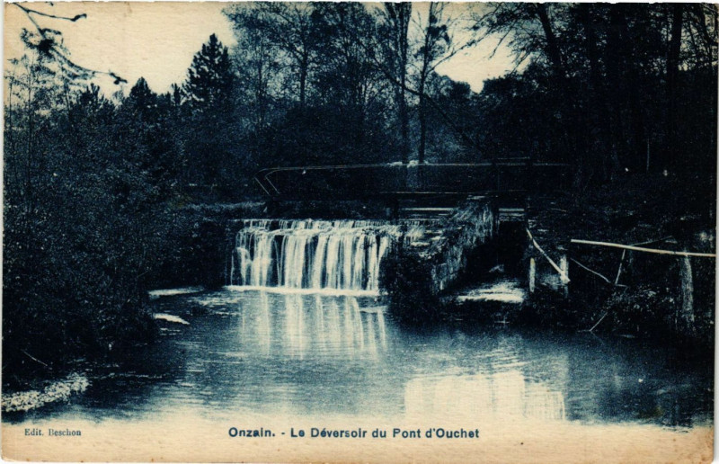 Carte postale ancienne Onzain - Le Deversoir du Pont d'Ouchet