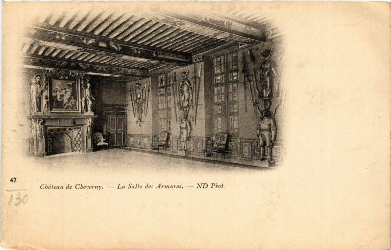 Carte postale ancienne Chateau de Cheverny - La Salle des Armures à Cheverny