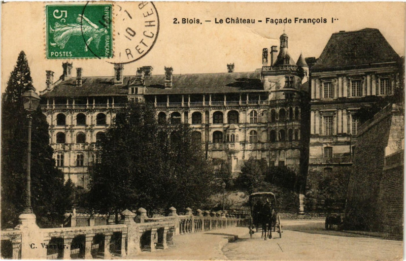 Carte postale ancienne Blois - Le Chateau - Facade Francois Ier à Blois