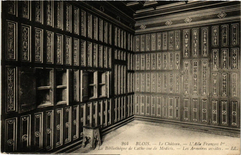 Carte postale ancienne Blois - Le Chateau-L'Aile Francois Ier La Biblioteque de Catherine à Blois