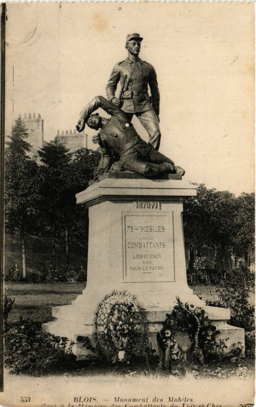 Carte postale ancienne Blois - Monument des Mobiles à Blois