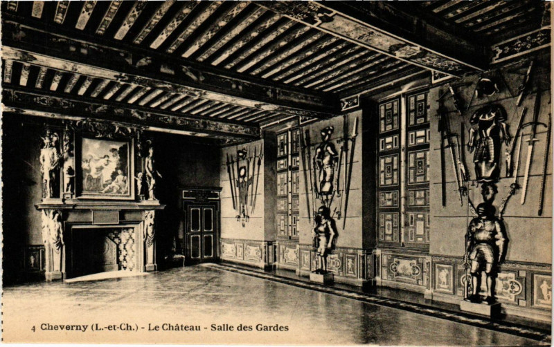 Carte postale ancienne Cheverny (L.-et-Ch.) - Le Chateau - Salle des Gardes à Cheverny