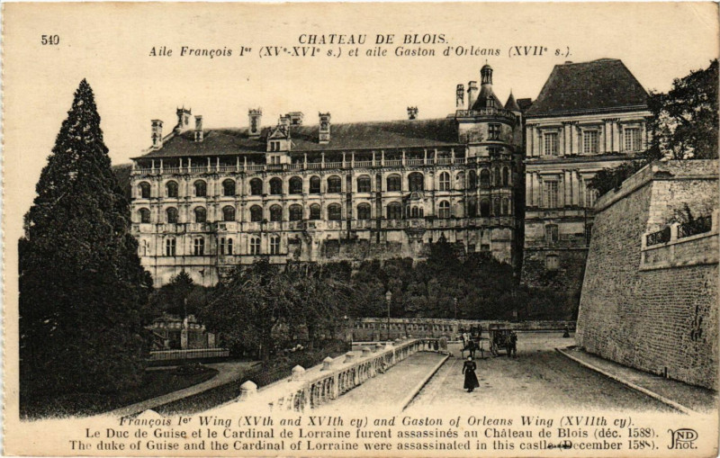 Carte postale ancienne Chateau de Blois - Aile Francois Ier (Xv-Vi s) et aile Gaston à Blois